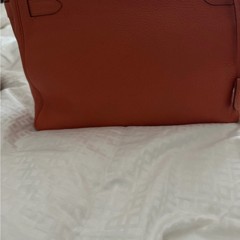Hermes Orange Kelly 32 with Gold Hardware and shoulder strap (authentic) - Picture 8 of 12